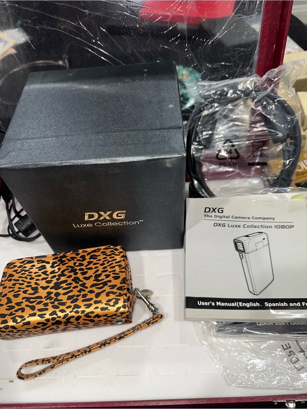 2011 DXG Luxe Zanibar 1080 HD Camcorder